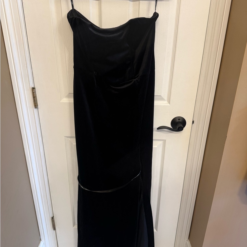 Club L London Black Velvet Bandeau Split Maxi Dress - Picture 4 of 10